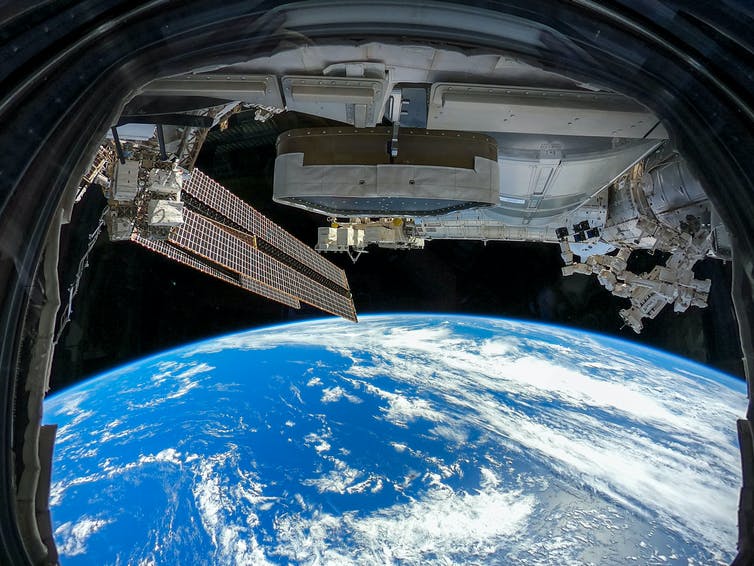 Image of the ISS looking down on the South Pacific.