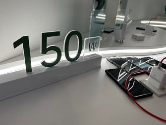 Oppo MWC 150W charging