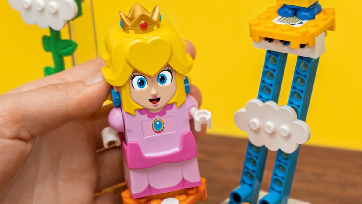 LEGO Super Mario gets new adventures with Princess Peach