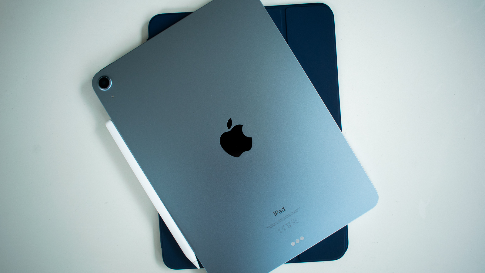 Want to buy iPad Air 4 Apple gives 100 discount