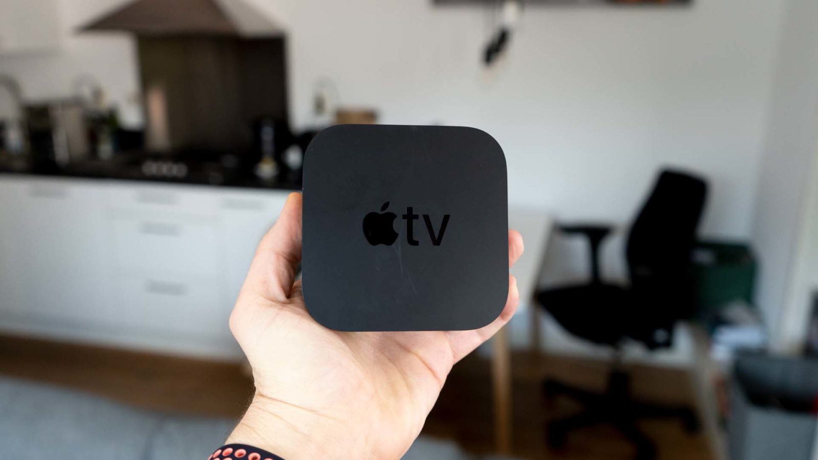 New Siri Remote for Apple TV pops up in tvOS