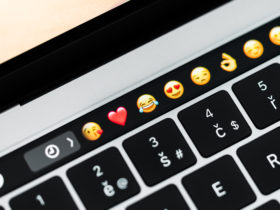 WhatsApp looks to expand responding with emoji very soon