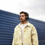 1660080668 The headphones that let you listen to your favorite music