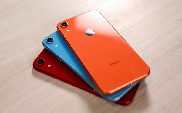 iPhone XR colors SE