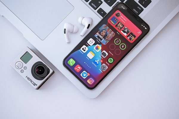 iPhone with battery widget AirPods