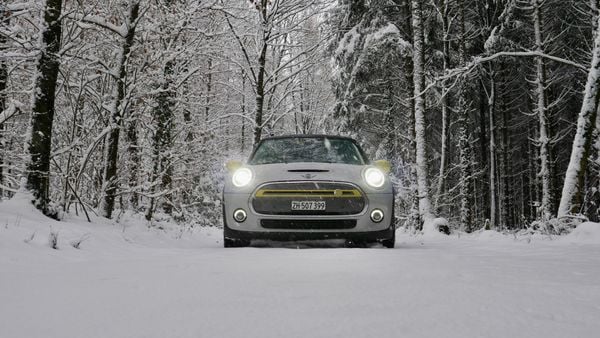 Electric car, winter