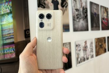 1714055196 Motorola wants to attack established Android order with wooden smartphone
