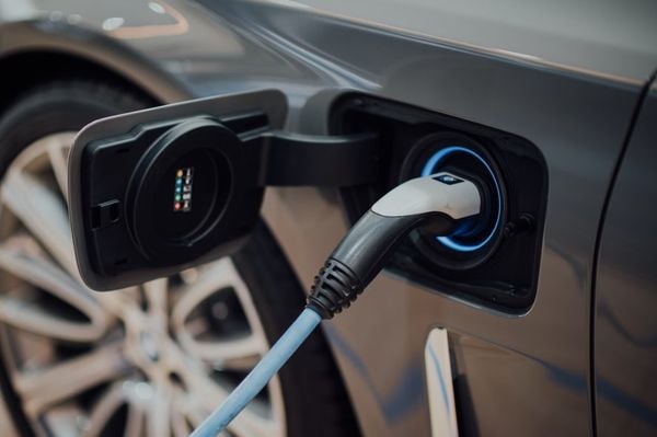 How you will soon charge your electric car cheaper than your neighbor