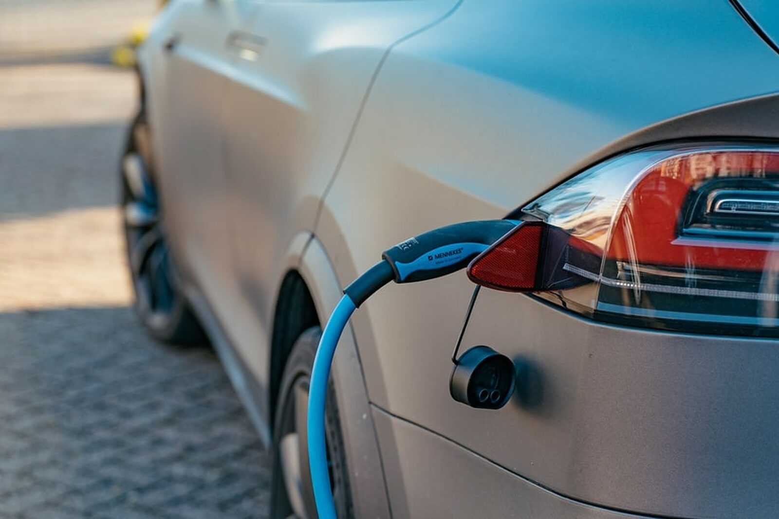 How youll soon charge your electric car cheaper than your